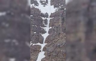 Kemaliye’de "kar şelalesi" görüntülendi