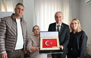 Kepez Belediye Başkanı Kocagöz’den şehit annesine...