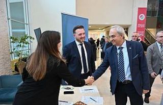 Kepez’de iş arayanlarla işverenler aynı çatı...