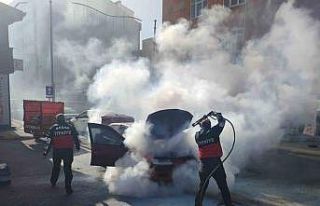 Keşan’da otomobilde çıkan yangın büyümeden...