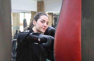 Kilo vermek için taktığı eldivenlerle 7 Türkiye,...