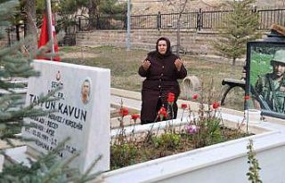 Kırşehir’de şehitlikte duygusal anlar yaşandı