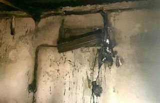 Klimadan çıkan yangın ekiplerin müdahalesiyle...