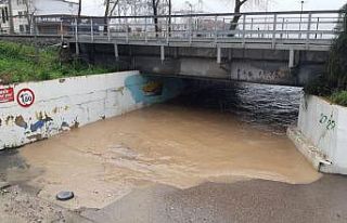 Kocaeli’de sağanak sebebiyle alt geçidi su bastı