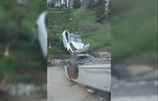 Kontrolden çıkan elektrikli araç otoparkı savaş...