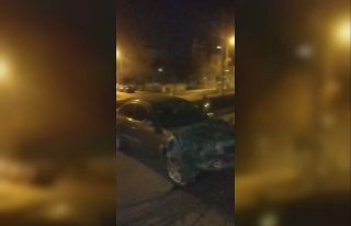 Kontrolden çıkan otomobil ağaca çarparak durabildi