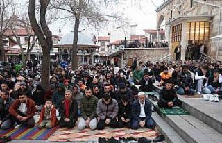 Konya’da Bayram Namazında camiler doldu