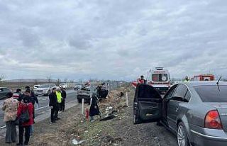 Konya’da takla atan otomobilde yaralanan genç,...