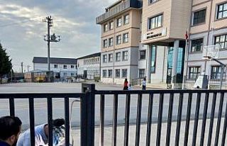 Körfez’de eğitim kurumlarına destek sürüyor