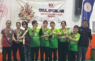 Köyceğiz Toparlar Ortaokulu Floor Curling’te İl...