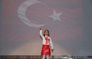 Küçük kız çocuğundan duygulandıran İstiklal...