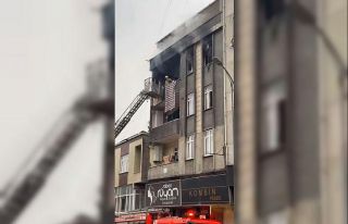 Küçükçekmece’de korkutan yangın: 5 kişi dumandan...