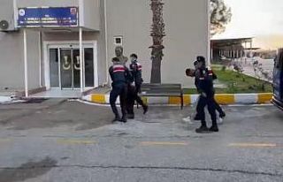 Kur’an-ı Kerim’lere zarar veren 2 kişi tutuklandı