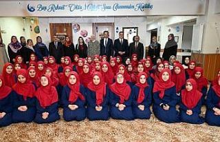 Kur’an kursu öğrencileriyle iftar yaptılar