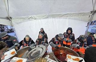 Kütahya AFAD gönüllülerinden iftar çadırında...