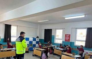 Kütahya’da jandarmadan öğrencilere trafik eğitimi