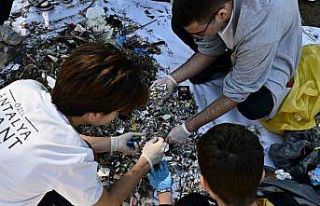 Lara Sahili’nde öğrencilerden bilimsel temizlik