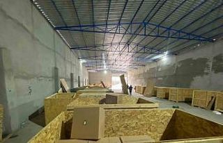 Makaronları sandık içine gizleyip montajladılar