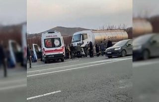 Malatya’da kontrolden çıkan kamyon hafif ticari...