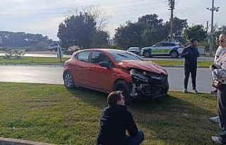 Manavgat’ta otomobiller çarpıştı: 2 kişi yaralı