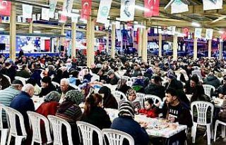 Manisa Büyükşehir’in iftar sofrası Kırkağaç’ta...