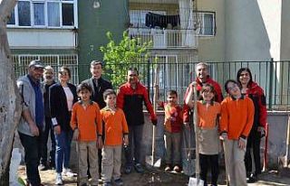 Manisa’da okul bahçeleri bağa dönüşüyor