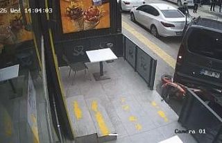 Mardin’de geri manevra yapan araç motosikletlere...