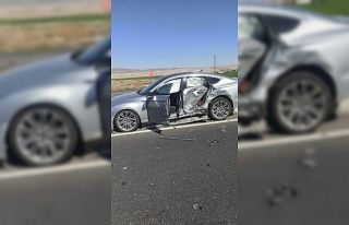 Mardin’de otomobiller çarpıştı: 3 yaralı