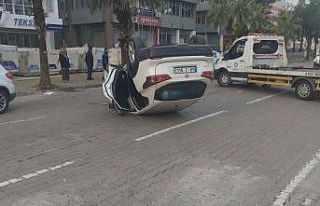 Marmaris’te otomobil takla attı: 2 kişi hafif...