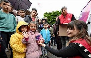 Mersin’de 13 ilçede 60 bin çocuğa bayram hediyesi