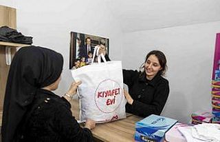 Mersin’de dar gelirli ailelerin çocuklarına bayramlık...