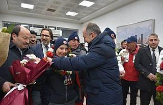 Meşaleler Dadaşların özel gururları için yandı