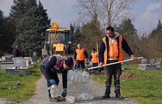 Mezarlıklar Ramazan Bayramı’na hazırlanıyor