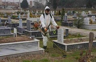 Mezarlıkların bakımları tamamlandı
