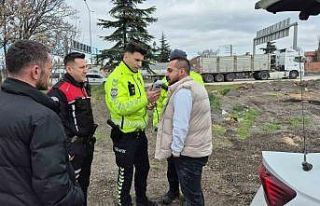 Muayenesiz araçla makas atan alkollü sürücüye...