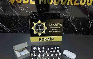 Mücevher kutusundan 38 parça kokain çıktı: 1...