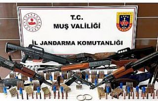 Muş’ta jandarmadan silah ve tarihi eser operasyonu