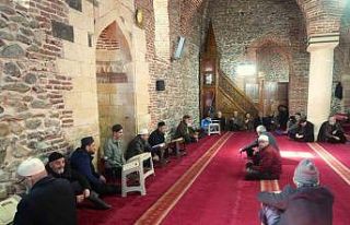 Muş’taki asırlık camide mukabele geleneği yaşatılıyor