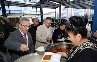 Nazilli Belediyesi’nden Yeni Mahalle’de iftar...