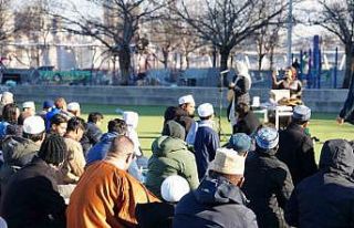 New York’ta bayram namazı sokaklara taştı