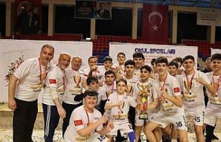 Niğde’de hentbol şöleni büyük heyecanla sona...