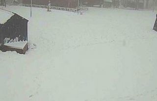 Nisan öncesi Kartepe’de kar sürprizi