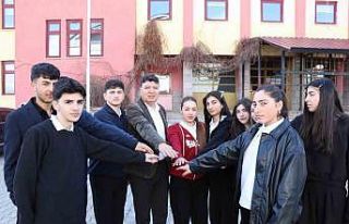 Öğrenciler, ’zimem defteri’ geleneğiyle borçları...