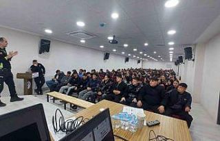 Öğrencilere polislik tanıtıldı, güvenlik konuları...