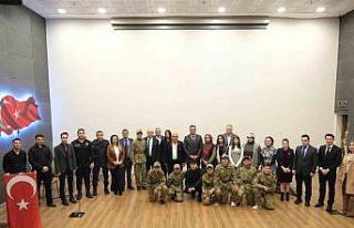 Öğrencilerin hazırladığı program büyük beğeni...