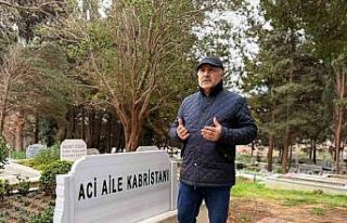 Oğuz Murat Aci’nin mezarını ziyaret eden baba...