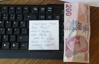 Okul koridorunda para buldu, aklına ilk gelen hadisle...