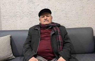 Öptü, yerine astı: "Bayrağı olmayanın milleti...