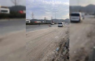 Otomobil ile çarpışan motosikletin sürücüsü...