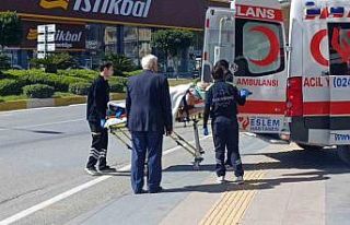 Otomobil kaldırım taşına çarptı: 1 yaralı